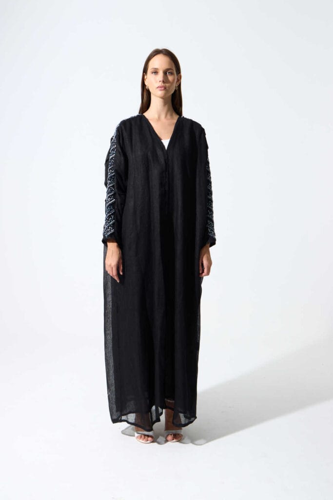 Serrb in Black